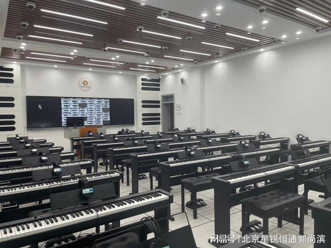 智能電鋼琴教室 開啟聲樂與鋼琴融合教學新篇章